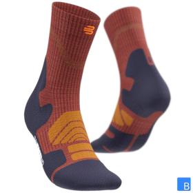 Outdoor Merino Mid Cut Socks Men in Granat Red